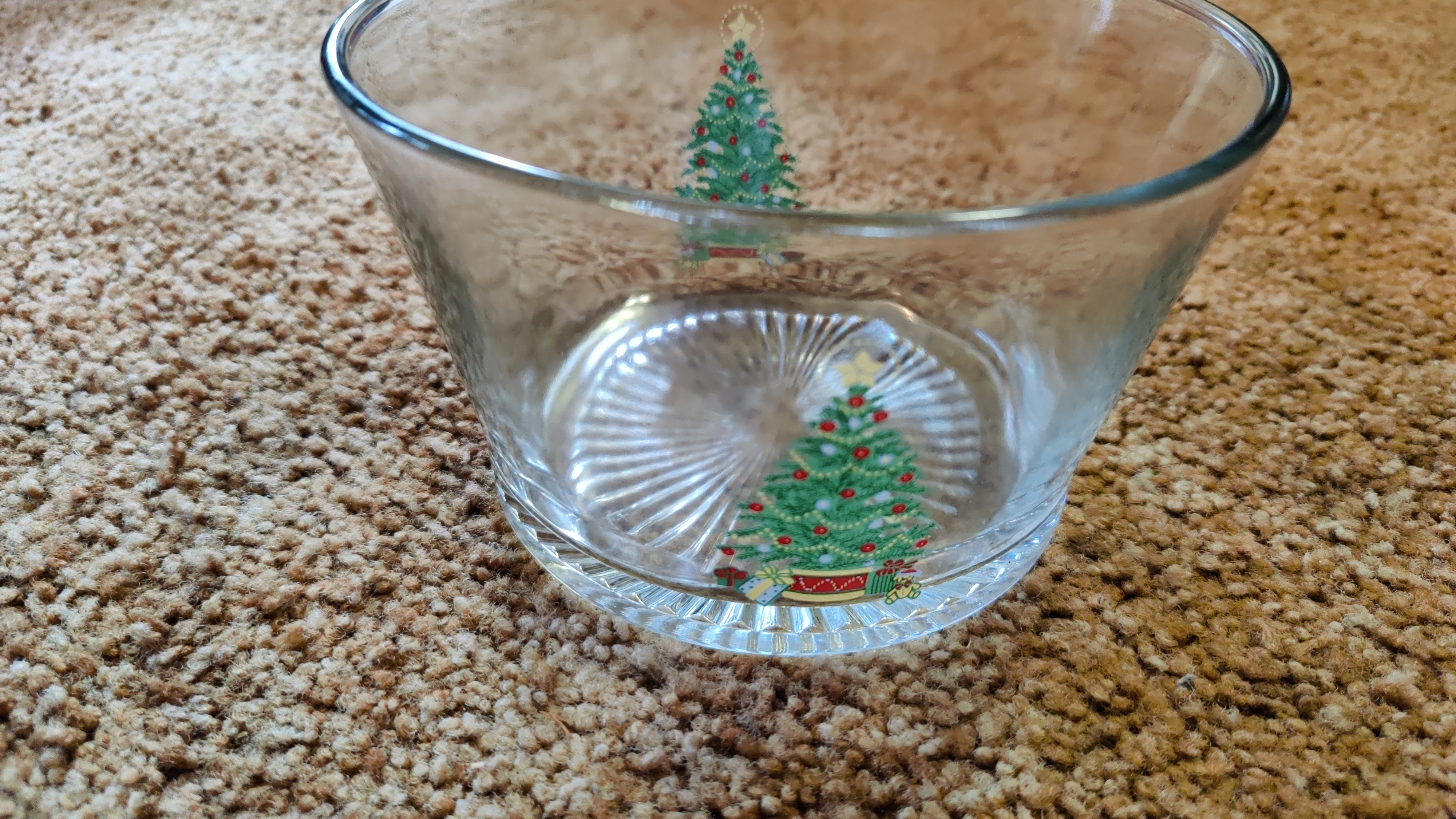 8750 - Christmas Tree Party Bowl