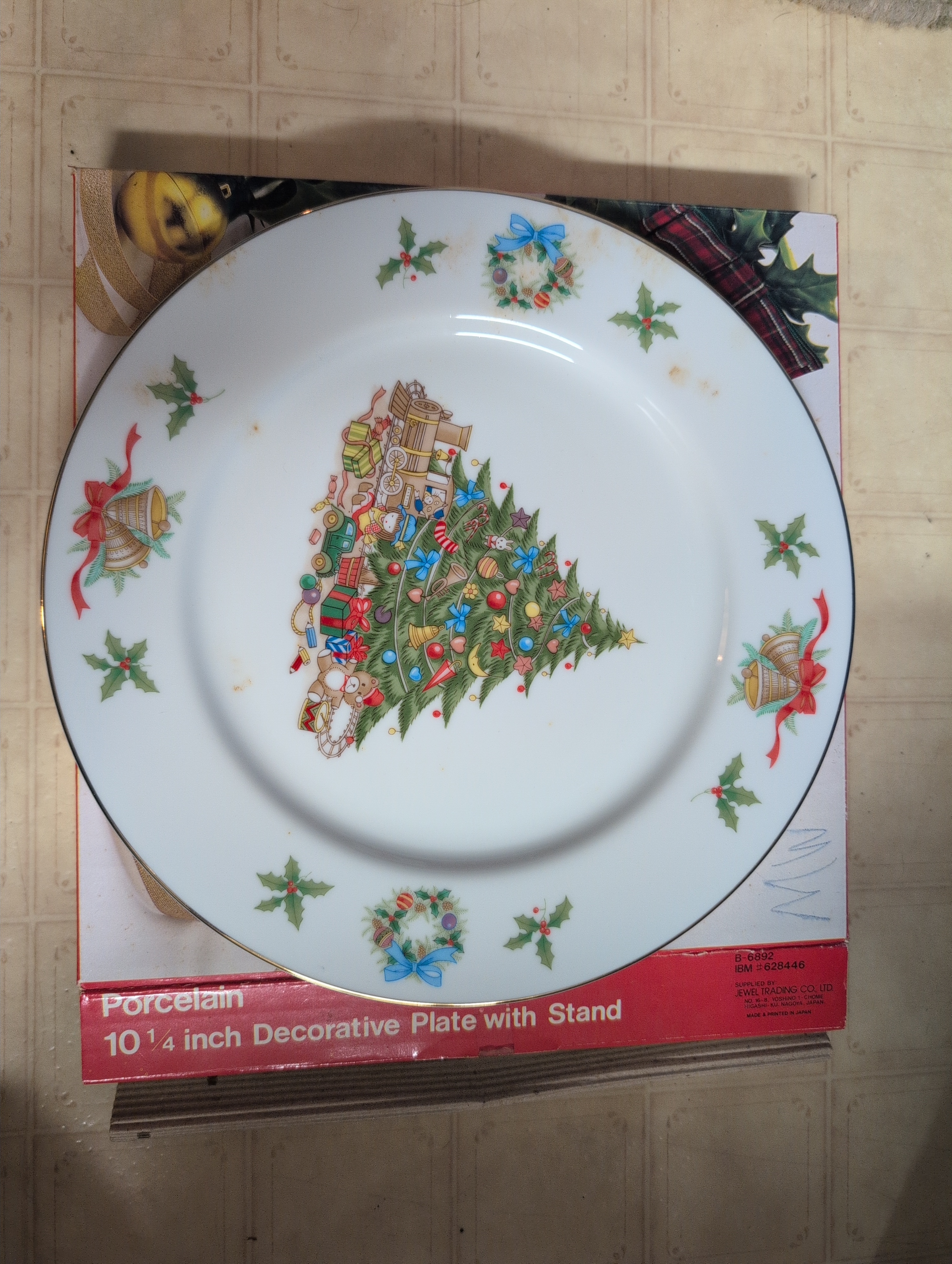Porcelain Decorative Plate with Stand