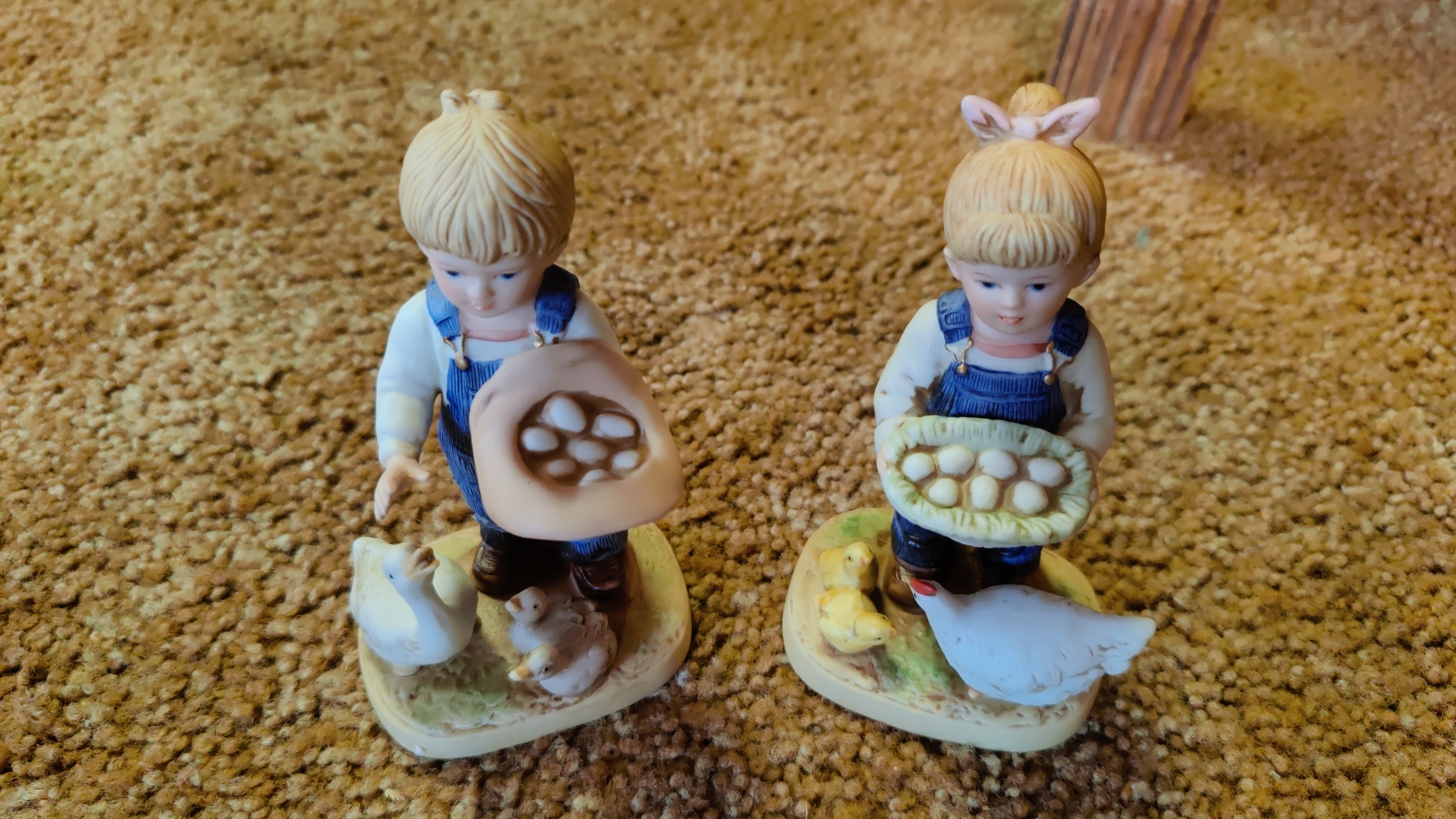 1509 - Figures and Eggs
